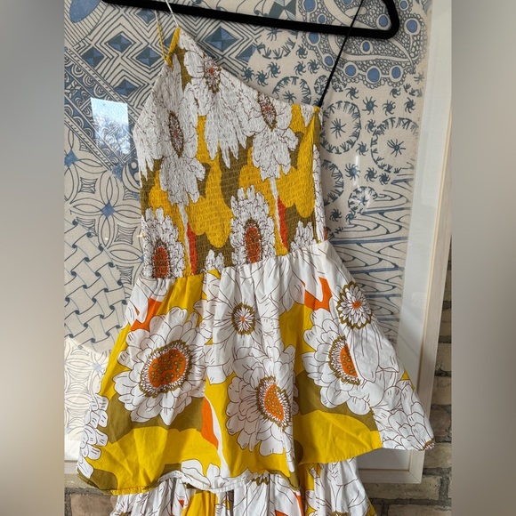 S/W/F One shoulder layered maxi dress in yellow sunflower print - Picture 2 of 8